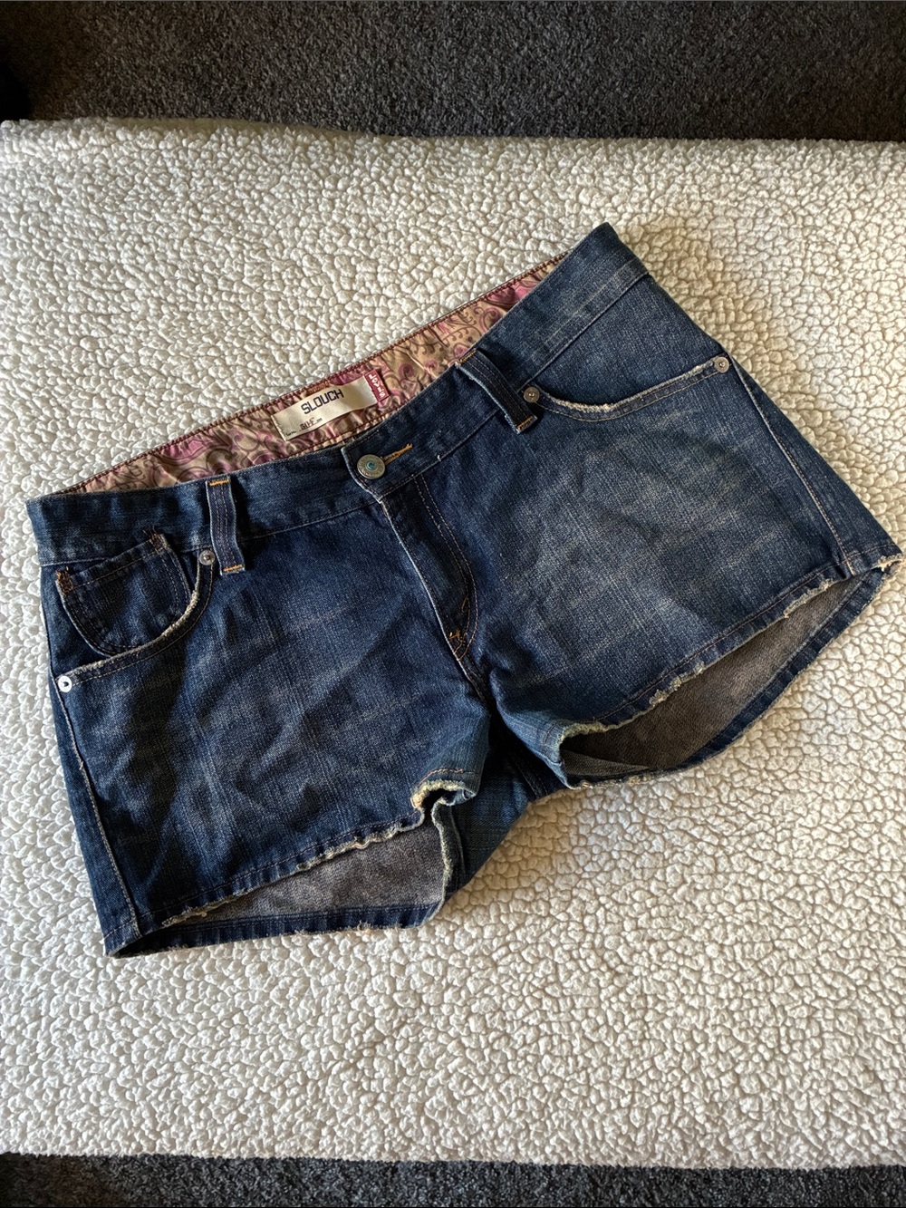 Levi's 504 Juniors Slouch Dark Blue Jean Denim Shorts Distressed Hem Size 17